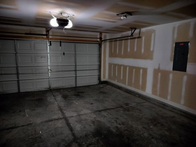 Building Photo - Ready in Raeford