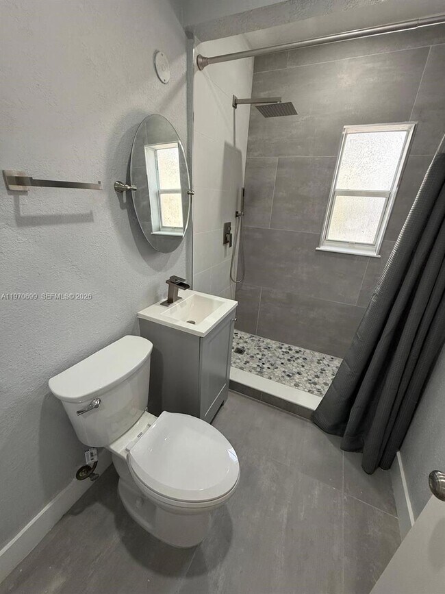 Building Photo - 3450 SW 9th St