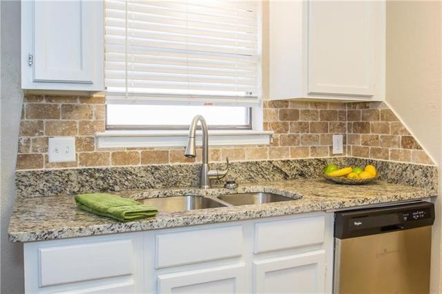 Building Photo - 2405 Cranberry Ln