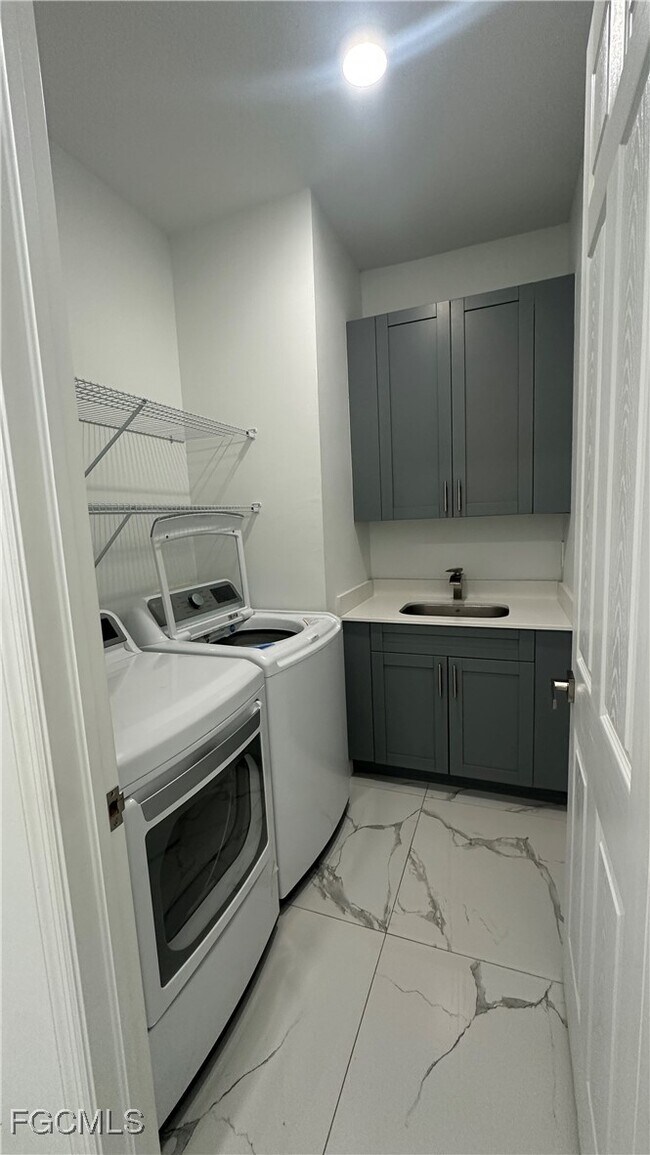 Building Photo - 3217 64th St W