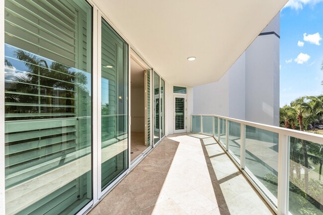 Building Photo - 550 SE Mizner Blvd