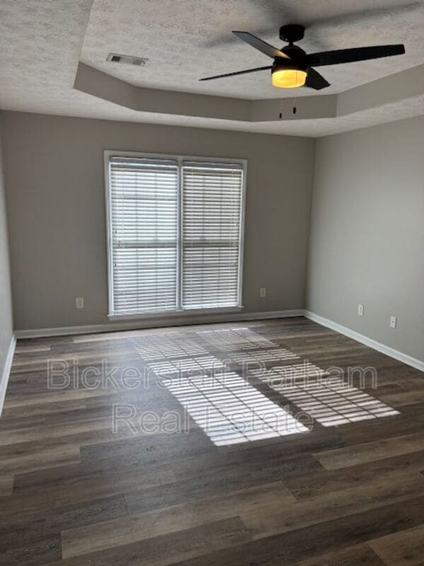 Building Photo - 9146 Garrett Lake Dr