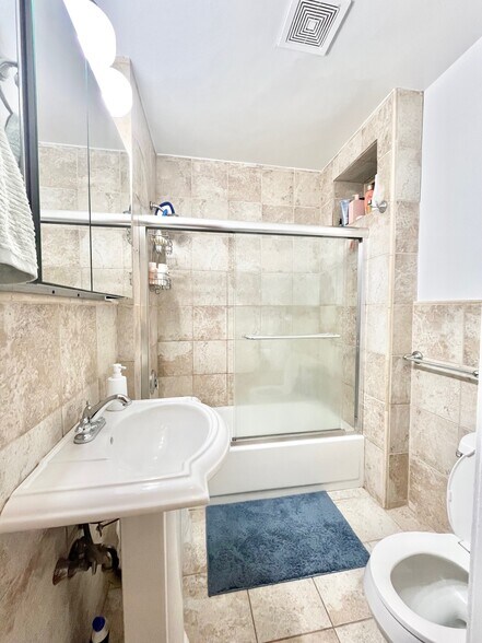 Building Photo - 616 Columbus Ave