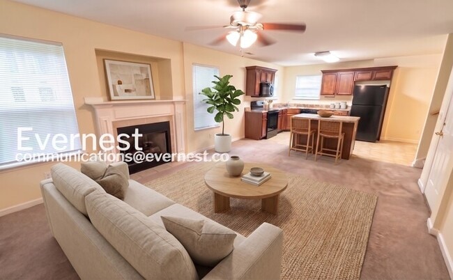 Building Photo - Charming Home with Spacious Garage & Modern Amenities / 3 beds 2 baths / Garage attached / Availa...