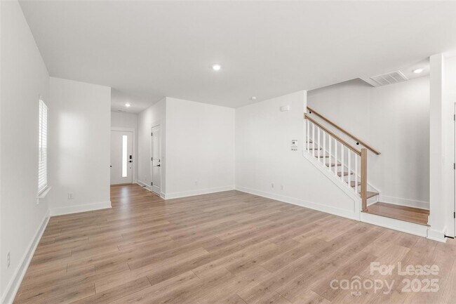 Building Photo - 2823 Coronet Way