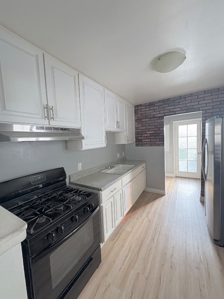 Building Photo - 8052 Fern Ave