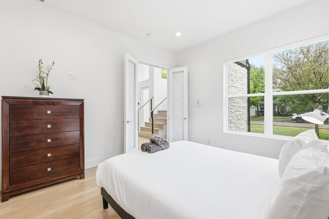 Building Photo - 3714 Highgrove Dr