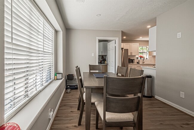 Building Photo - 15211 Camino Del Sol Dr