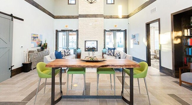 Building Photo - 12500 Shadowglen Trce