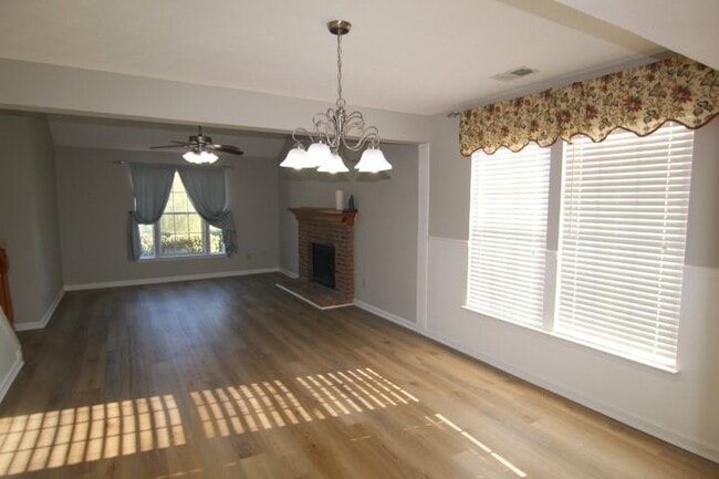 Building Photo - 175 Douglas Fir Ct
