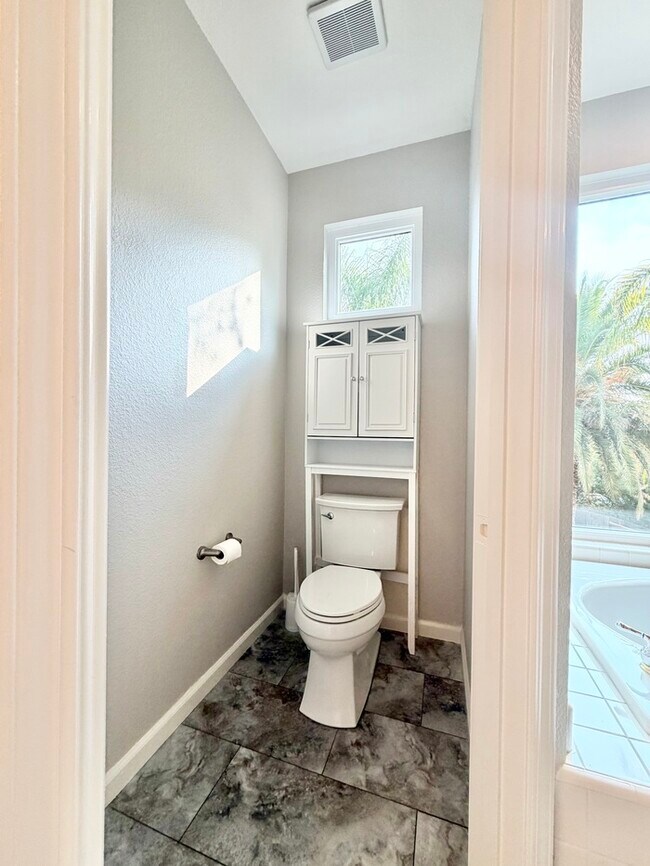 Building Photo - Spacious 5-Bedroom Rocklin Home with Private Backyard Oasis