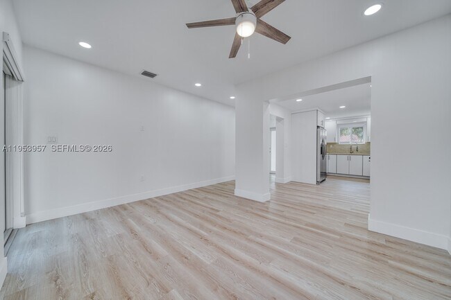 Building Photo - 4345 SW 5th St