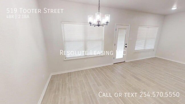 Building Photo - 519 Tooter St