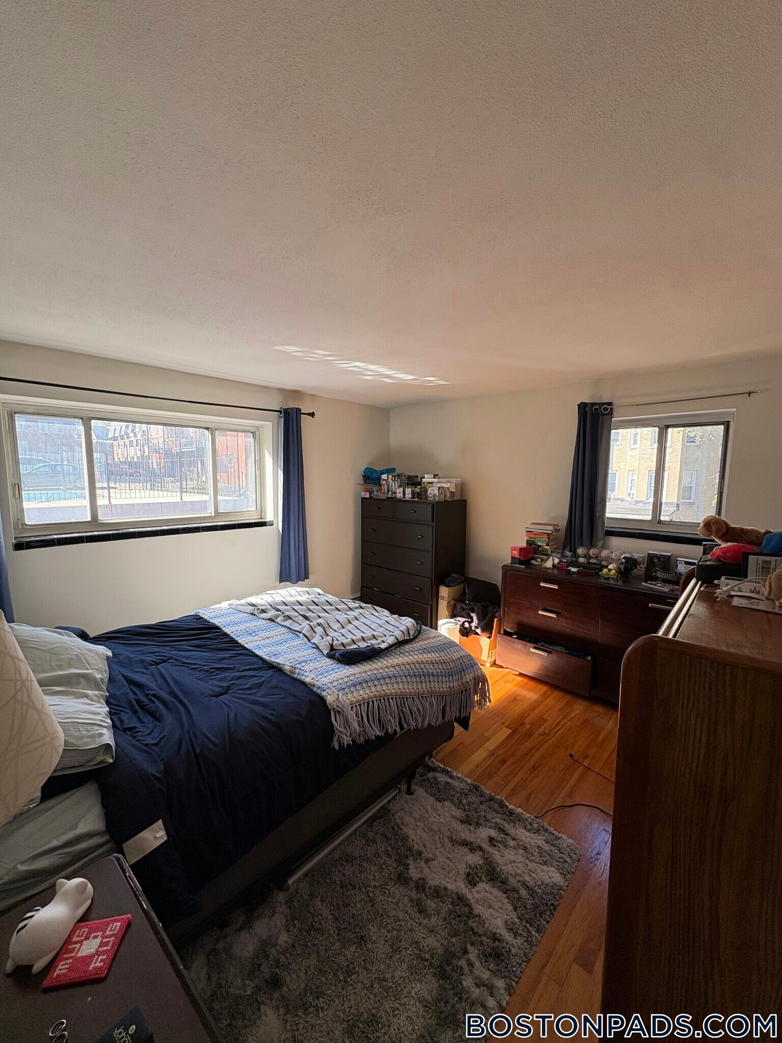 Building Photo - 245 Kelton St