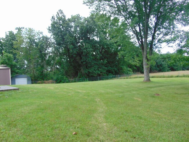 Building Photo - Amazing 3 Bed 2 Bath Country Home With Fab...