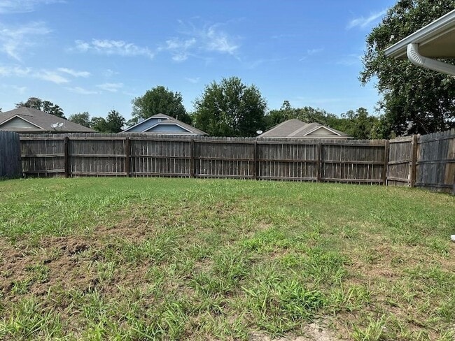 Building Photo - 1711 Dixon Ln