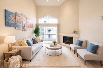 Building Photo - 5545 Canoga Ave