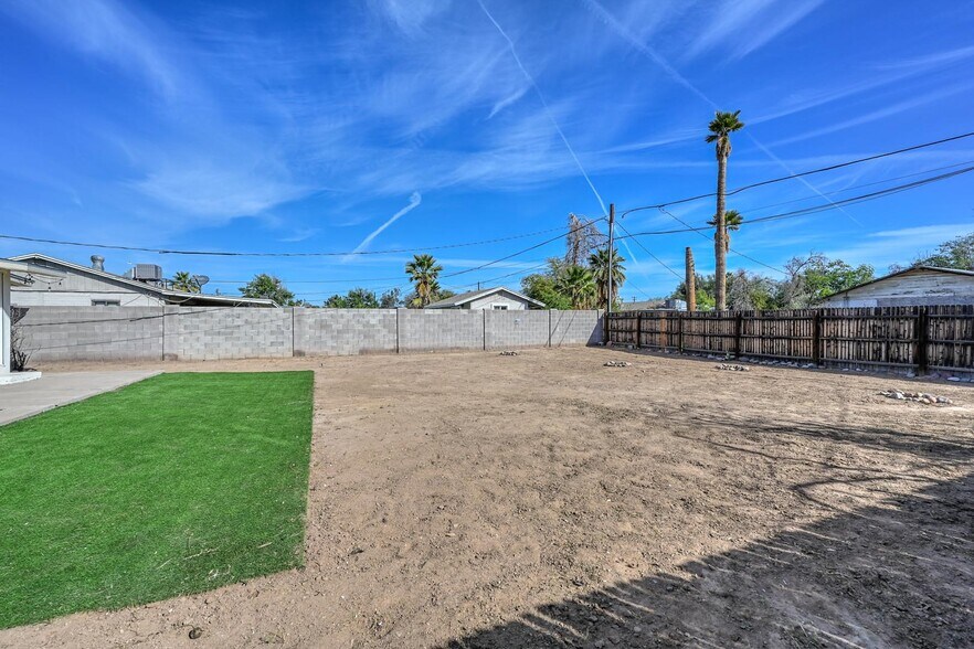 Building Photo - 1211 N Frances St