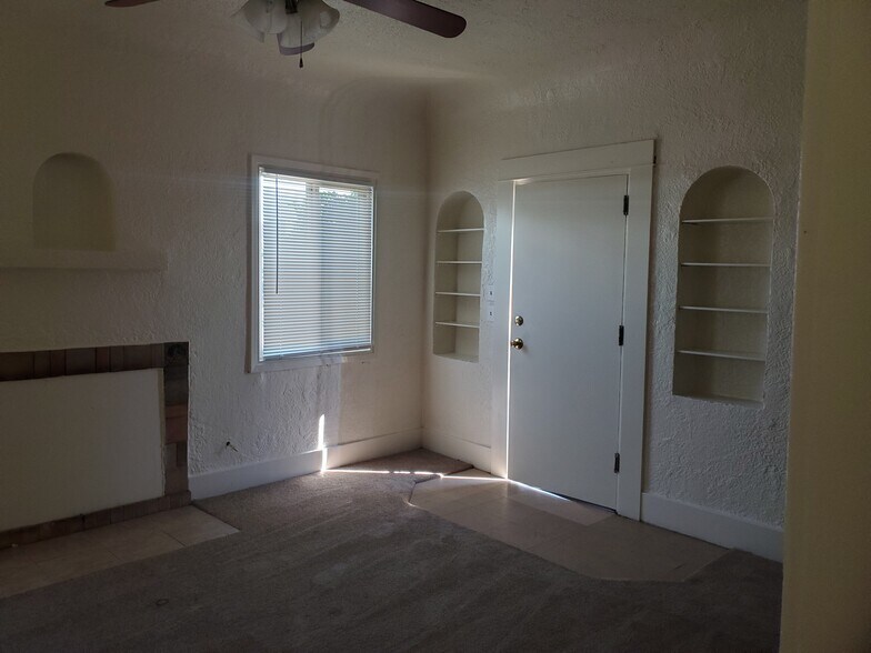 built in storage - 1141 E Elm St