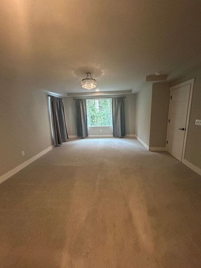 Building Photo - Spacious 4 Bed / 3.5 Bath Home in Easton C...