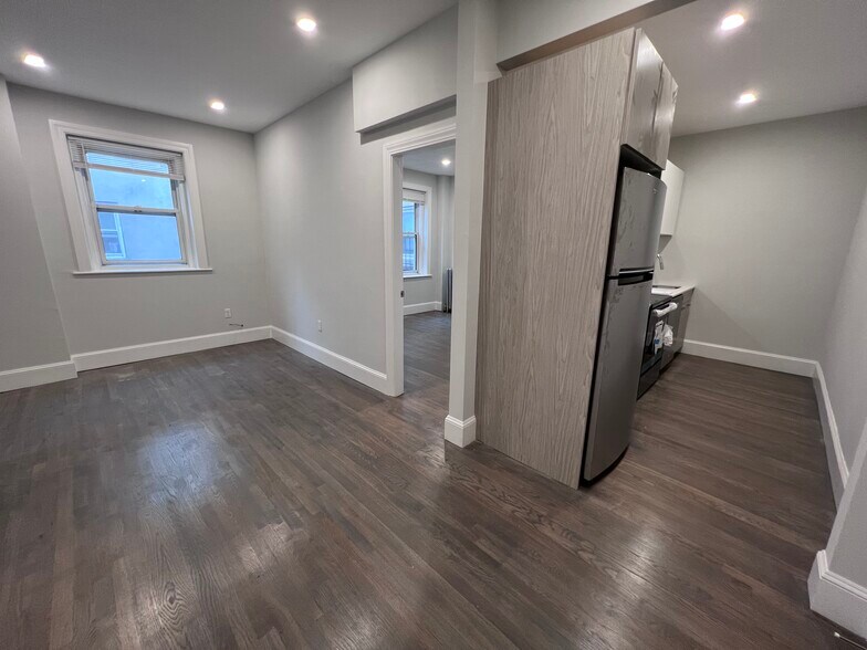 Building Photo - 132 Jersey St