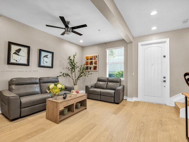 Building Photo - 2249 NE 9th Ave