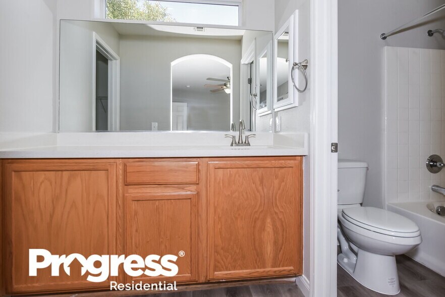 Building Photo - 10517 Silver Cholla Ct
