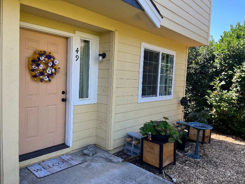 Building Photo - 2030 Brookhurst St