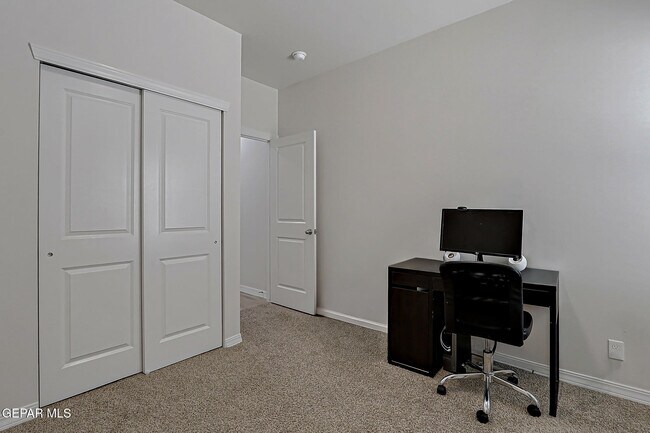 Building Photo - 532 Oakmont