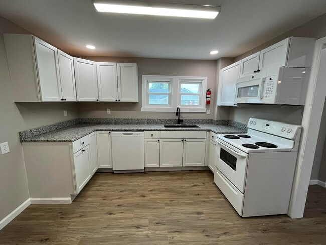 Kitchen - 166 18th St