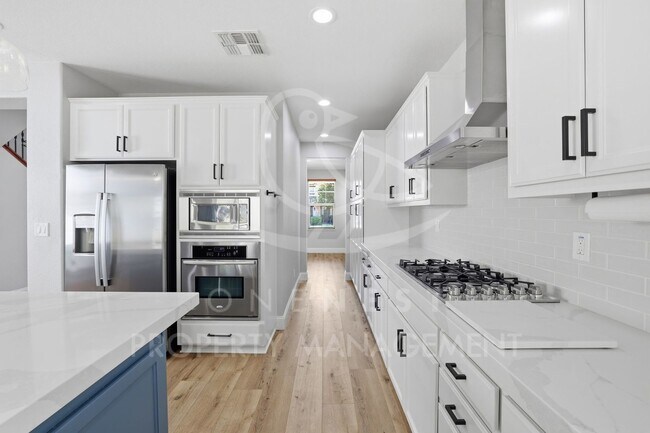 Building Photo - 2127 Ranch View Dr