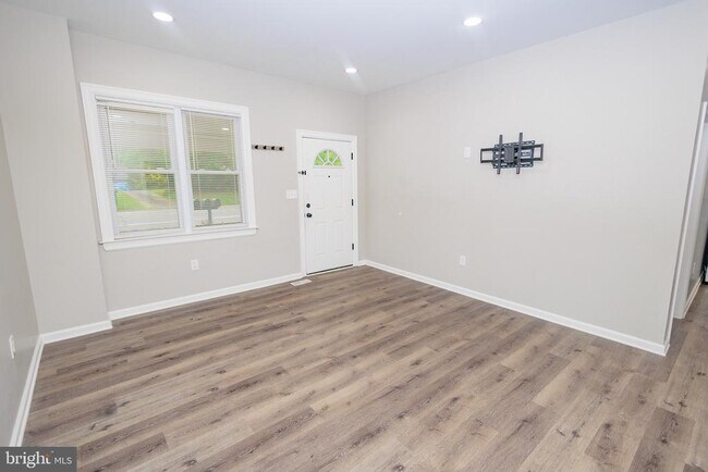 Building Photo - 140 Delsea Dr S