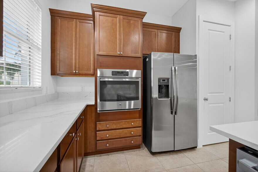 Building Photo - 7089 Edison Pl