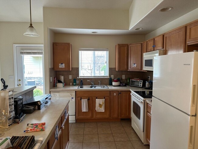 Building Photo - 2BD 2Bath Ranch Style Townhouse