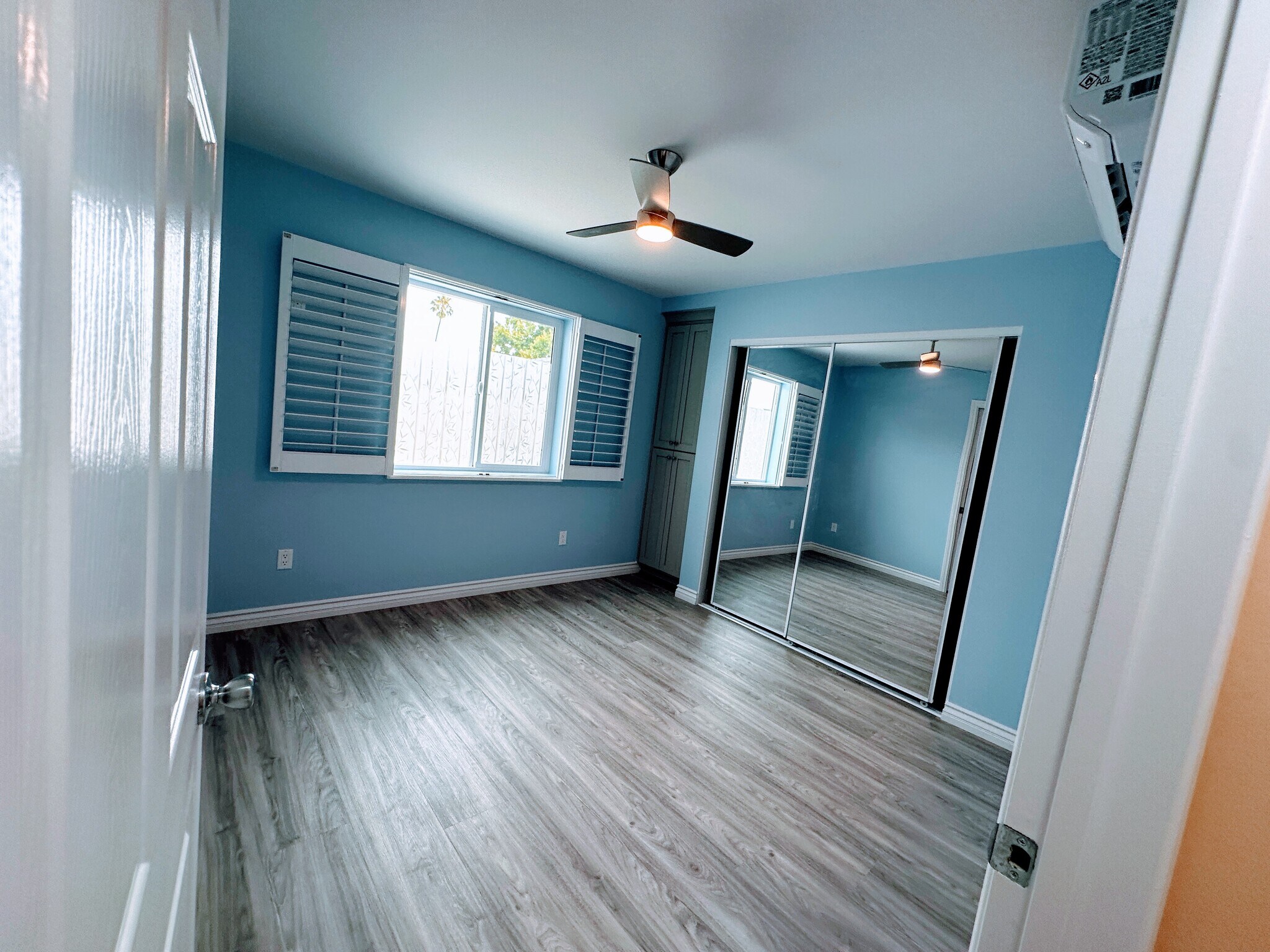 Building Photo - 437 Santa Paula Ave