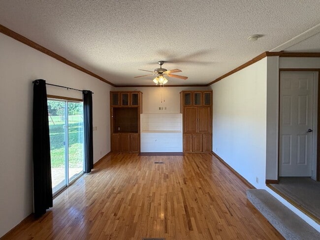 Building Photo - 3 Bed / 2 Bath Home in Desha