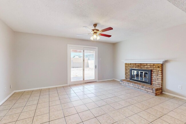 Building Photo - Taylor Ranch 4/BD 2/BA 2/CG