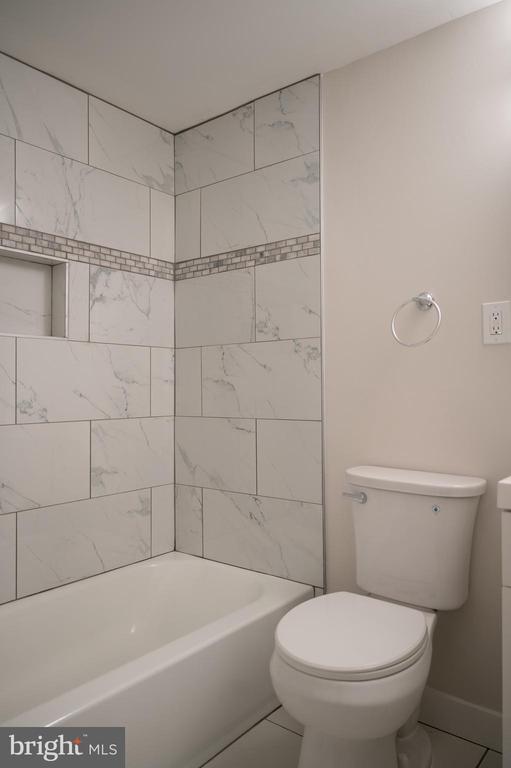 Building Photo - 13021 Tamarack Rd