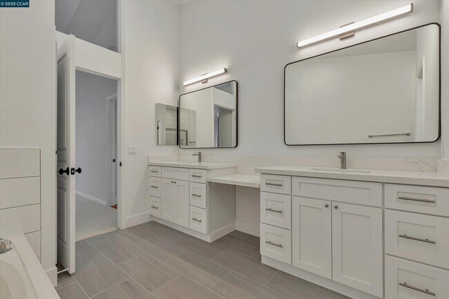 Building Photo - 4719 Golden Bear Dr