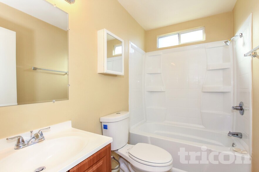 Building Photo - 1949 W Chipman Rd