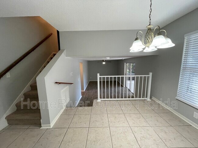 Building Photo - 1200 Lake Valrico Ln