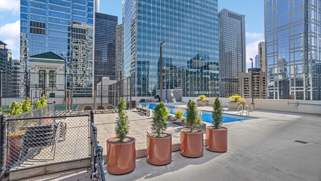 Building Photo - 345 N La Salle Dr