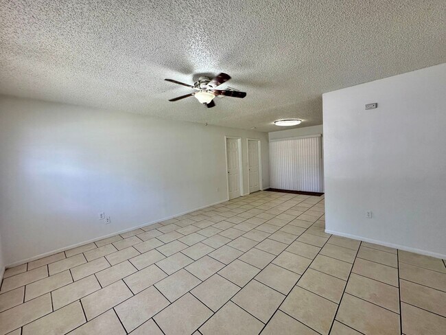 Building Photo - Charming 3-Bedroom Home in Apopka!