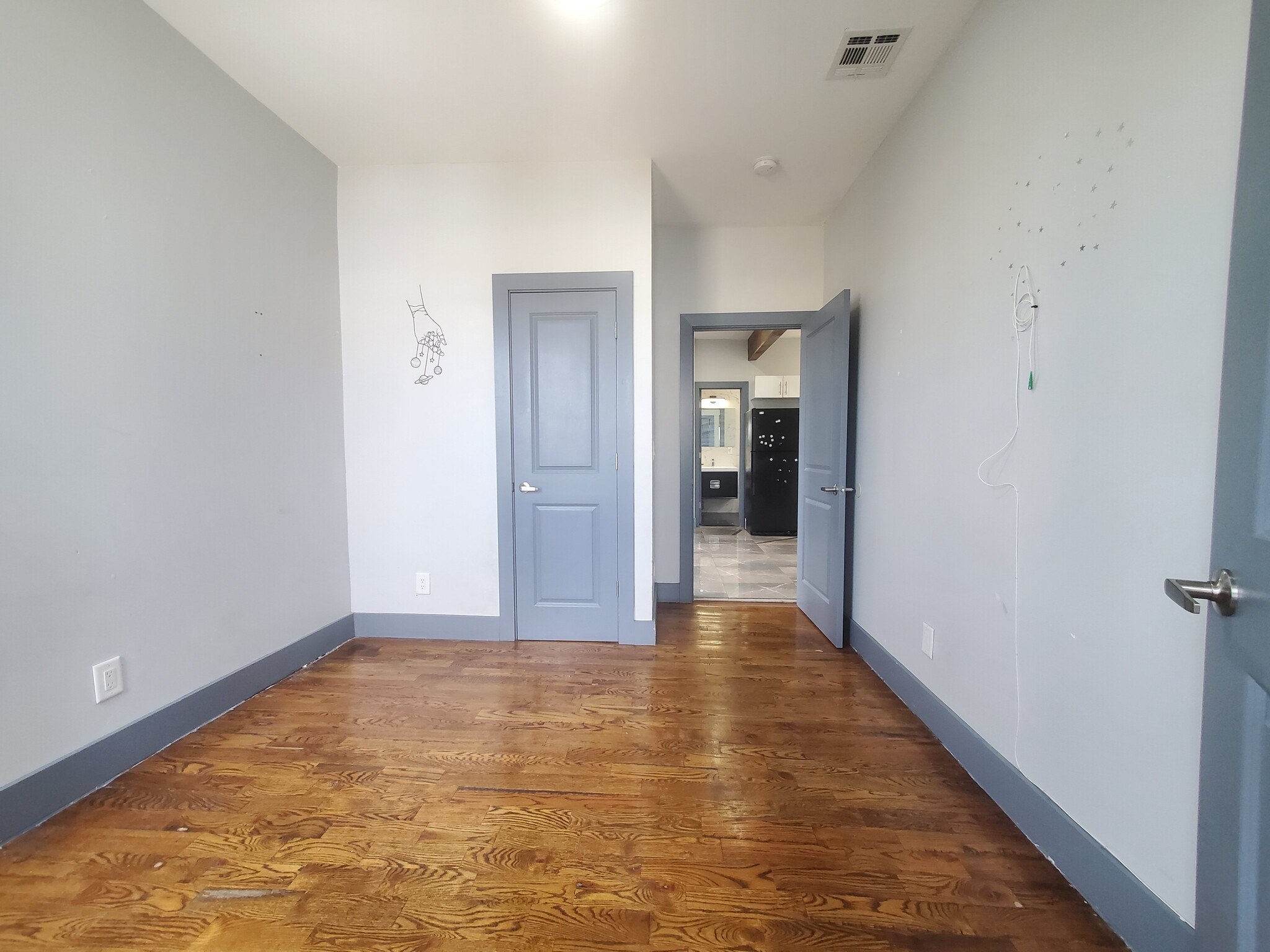 Building Photo - 137 Myrtle Ave