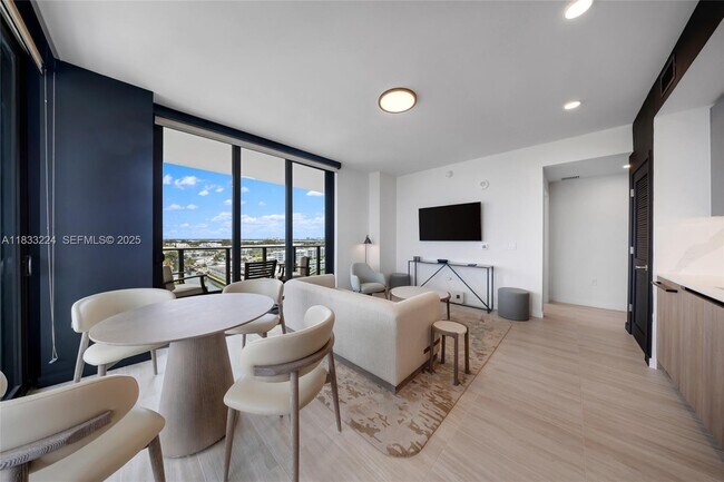 Building Photo - 580 72nd St