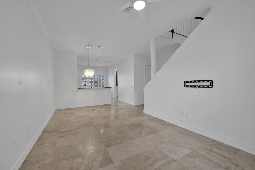 Building Photo - 632 Renaissance Way