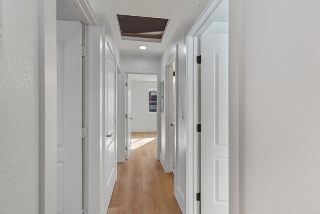 Building Photo - 1671 Mono Ave