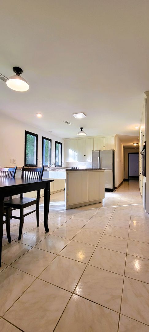 Building Photo - Remodeled secluded wooded oasis off of Qualla Road with handicap access