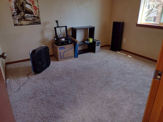 Building Photo - Five Bedroom House for Rent in Bellingham