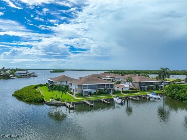 Building Photo - 330 Kon Tiki Dr